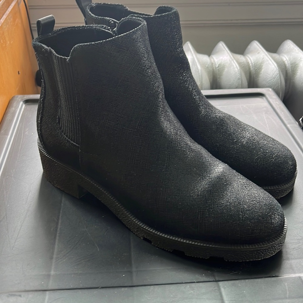 Dr. Scholls black booties size 9